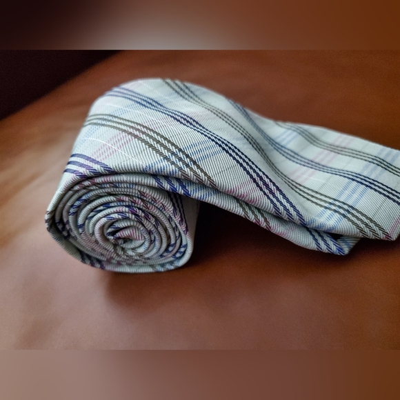 Pistachio Green Burberry London Tie Pastel Green Purple Blue Red Authentic - Picture 1 of 8